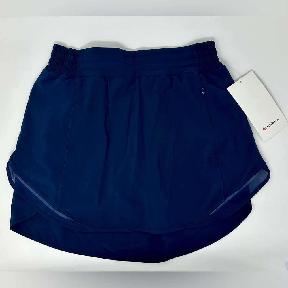 Lululemon hotty hot HR skirt. Navy. Size 8. NWT.